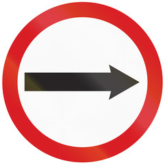 Argentinian sign restricting the driving direction to right