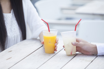 若い男女のカップル