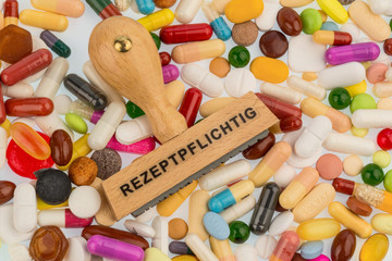 Stempel auf bunten Tabletten