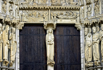 The entrance of Chartres cathedral - 93676413