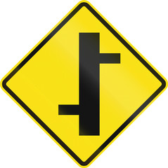 Obraz premium Chilean road warning sign: Offset roads intersection ahead