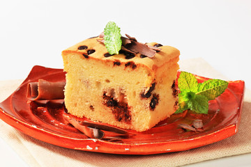 sponge cake with chocolate chips