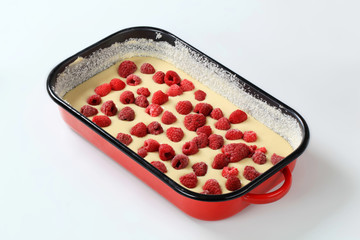 raspberry sponge cake preparation