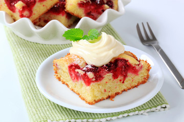 raspberry sponge cake