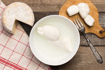 dairy products: mozzarella and caciotta