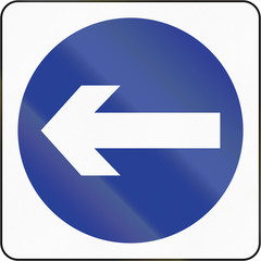 Bruneian traffic sign: Turn left