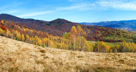 Fototapeta na wymiar Autumn mountain view