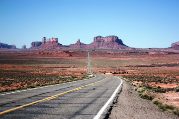 Highway 163 to Monument Valley Navajo Tribal Park, Utah USA