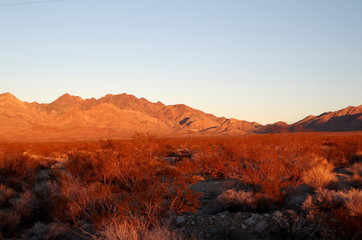 Fototapeta na wymiar Sonnenuntergang in der Wüste