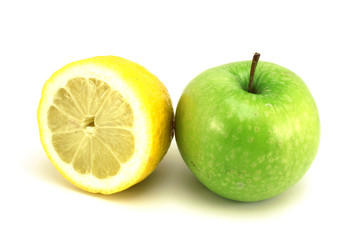 Green apple and half a lemon