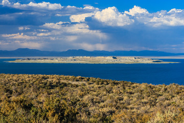 Fototapeta na wymiar Mono Lake landscape, California, USA.