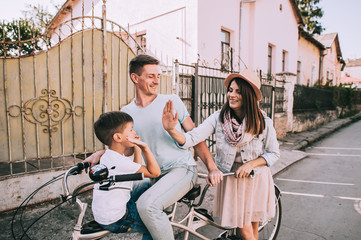 family bike tours Double