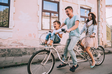Fototapeta premium family bike tours Double