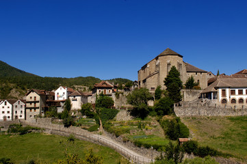 Fototapeta na wymiar Anso, Echo and Anso Valley, Huesca, Aragon, Spain