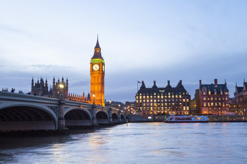 Fototapeta premium The Palace of Westminster Big Ben at night, London, England, UK.