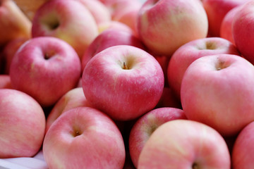 Red apples