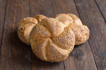 Multigrain rolls, Kaiser buns 