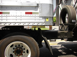 18 wheel semi truck close up