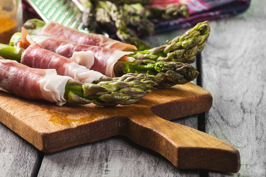 Prosciutto Wrapped Green Asparagus