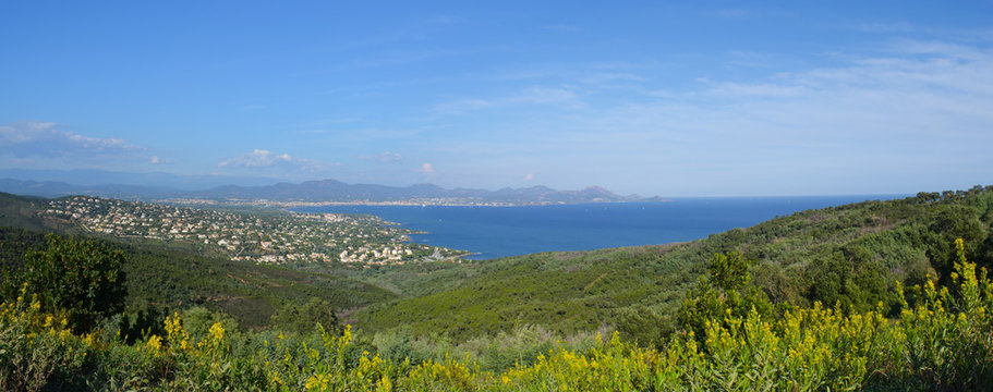 Panorama, vue des issambres et de la baie de Saint-Rapha&ecirc;l