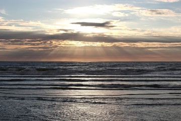 Sonnenuntergang an der niederländischen Nordseeküste