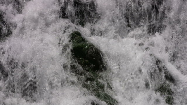 Waterfall Espada Dam closeup rocks HD