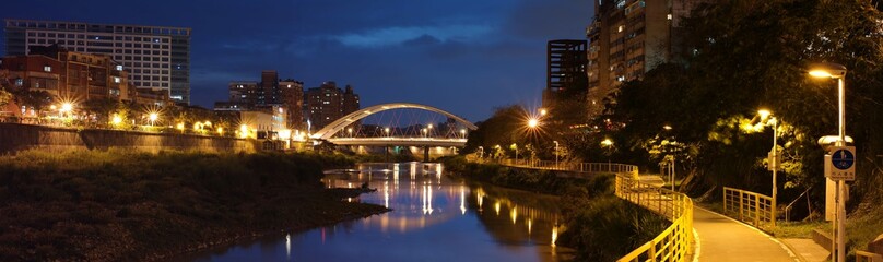 Fototapeta na wymiar An arch bridge at Taipei city, Taiwan