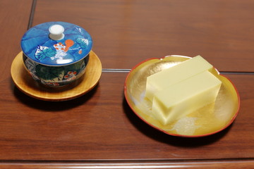 日本の伝統的なお菓子”いもようかん”。