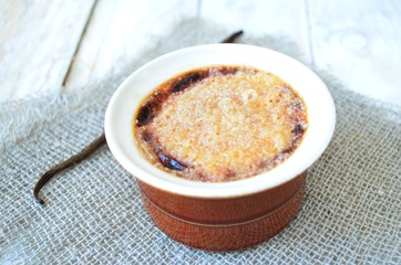 Creme brulee with vanilla