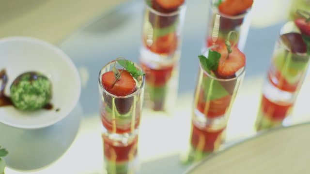 Dessert canape