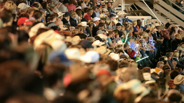 Crowd rodeo shallow group of people shallow DOF P H 1144