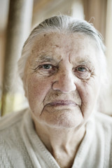 Seniorin im Seniorenheim, Portrait