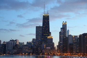 Fototapeta na wymiar Chicago at dusk