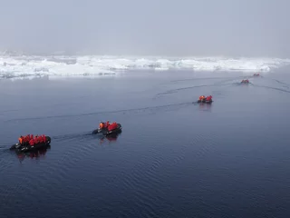 Fototapete Rund Antarctica Cruise © amheruko