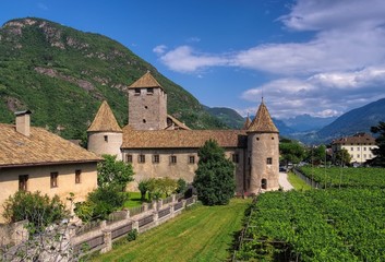 Fototapeta na wymiar Bozen Schloss Maretsch - Bolzano Maretsch Castle 02