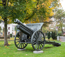 Alte Kanone als Denkmal