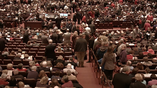 Crowd Arriving LDS Mormon Tabernacle Choir Concert HD 0510