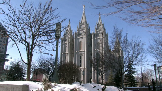 Mormon Temple SLC blue sky slow pan rt HD