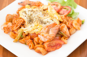 Prawn with stir fried macaroni