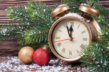Naklejka na ściany i meble Christmas clock and fir branches
