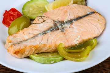 Salmon with grilled vegetables