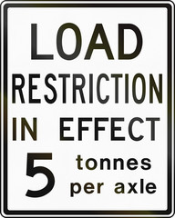 Canadian traffic sign - Axle weight limit 5 tons. This sign is used in Ontario
