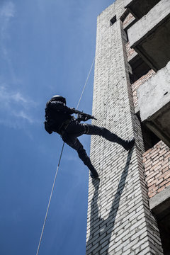 Fast-Roping Bilder – Durchsuchen 170 Archivfotos, Vektorgrafiken und ...