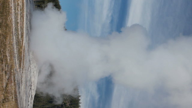 Old Faithful eruption end verticle P HD 2310