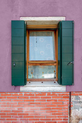 Fototapeta na wymiar Burano colorful window