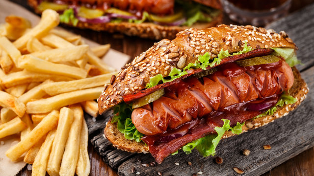 Barbecue grilled hot dog 