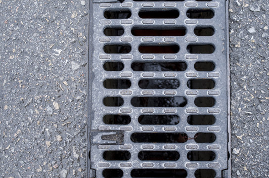 Trench Drain Linear Grate On Street