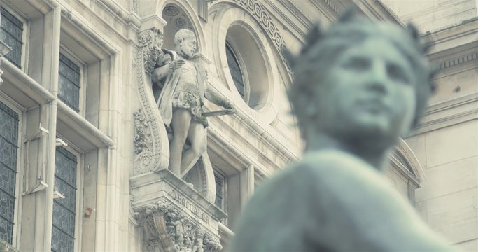 H&ocirc;tel de Ville de Paris - Statue - L'Art 4K