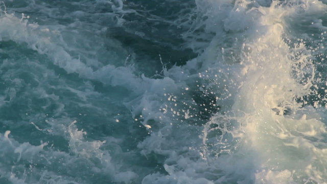 Ocean wakes behind boat P HD 9792