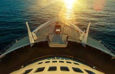 Cruise Ship Ocean Crossing © Tomasz Zajda
